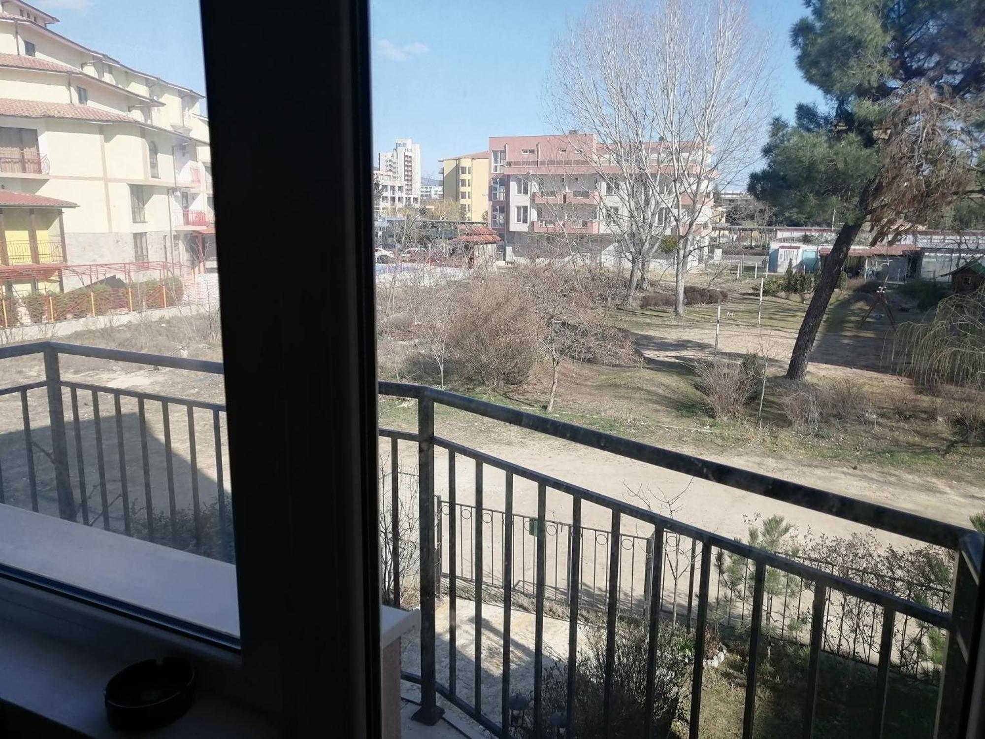Къща За Гости "Arawana" Pantai Sunny Luaran gambar